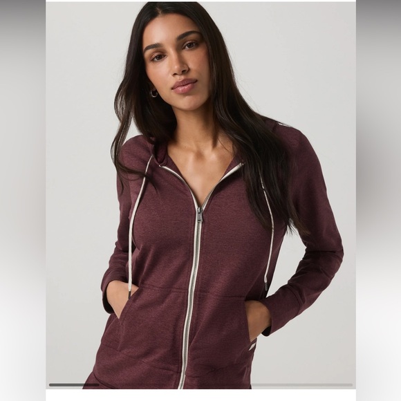 Vuori Tops - Vuori Halo Performance Hoodie 2.0 in Fig Heather